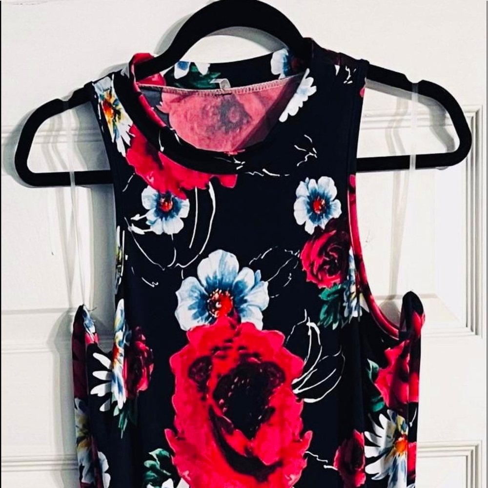 Perfect summer outfit! Navy & floral maxi w/rounded bottom, open back,sexy slits